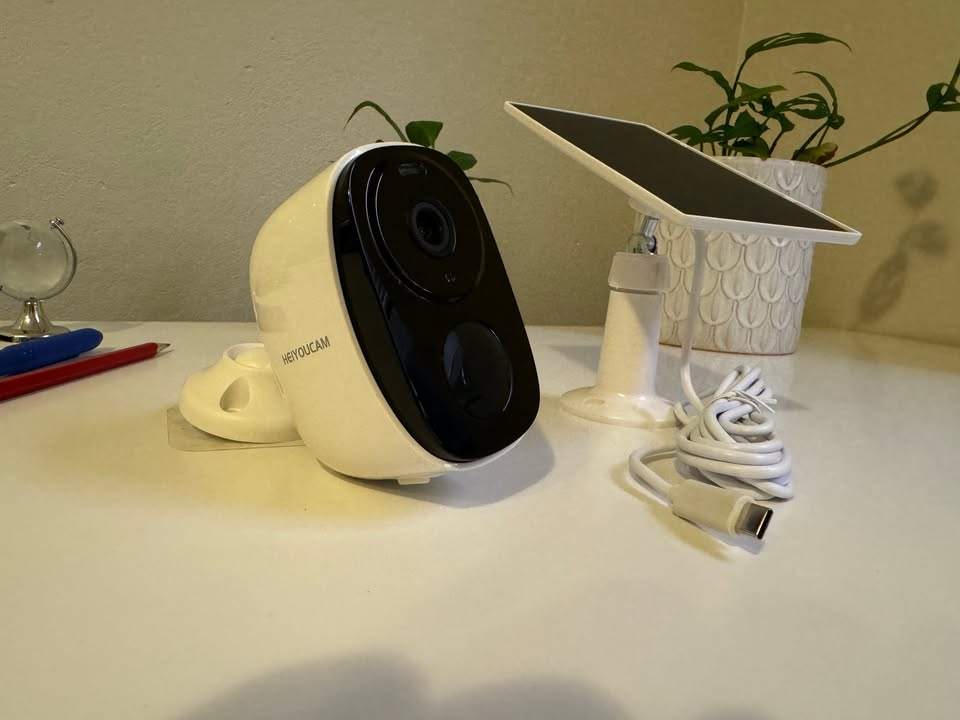 Smart Battery Camera - Long-lasting & Easy to Use!