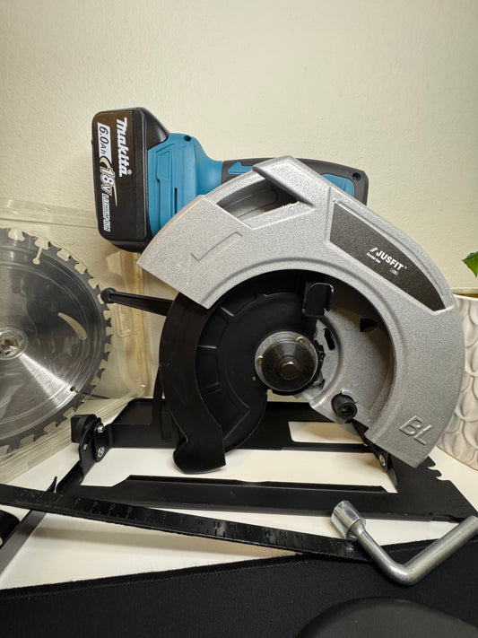 Cordless Circular Saw (7 inch)